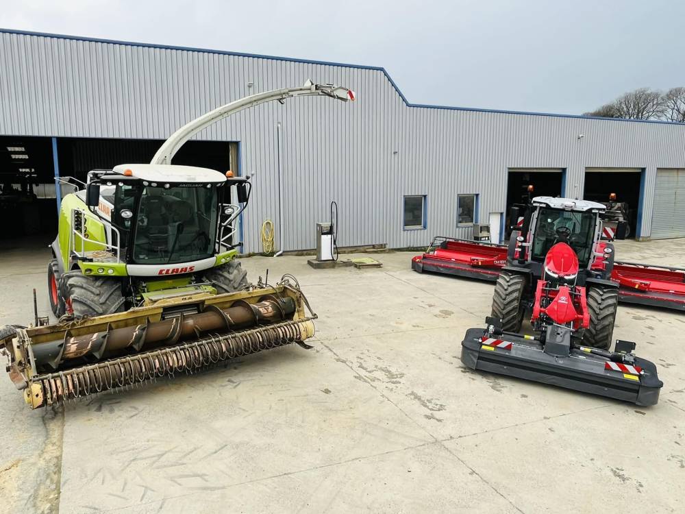 moissoneuse batteuse avec tracteur